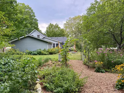 Exterior - 717 Winona St, Northfield, MN 55057 photo 14 of 19
