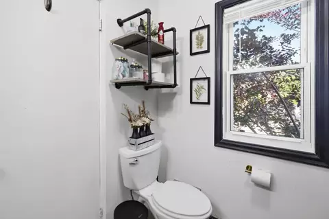 Bath - 1023 8th Ave NE, Brainerd, MN 56401 photo 2 of 2