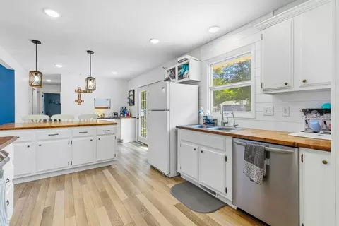 Kitchen - 807 Hackberry Dr, Marshall, MN 56258 photo 6 of 7