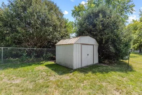 Exterior - 807 Hackberry Dr, Marshall, MN 56258 photo 6 of 11