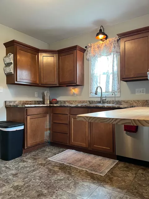 Kitchen - 914 13th St, Windom, MN 56101 photo 1 of 3