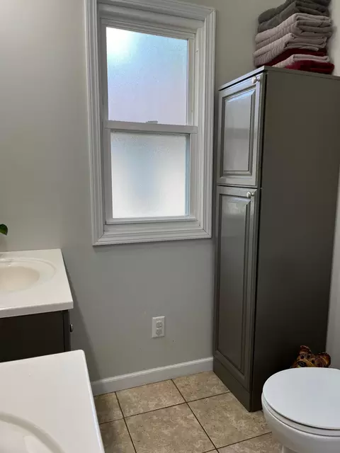 Bath - 914 13th St, Windom, MN 56101 photo 2 of 3