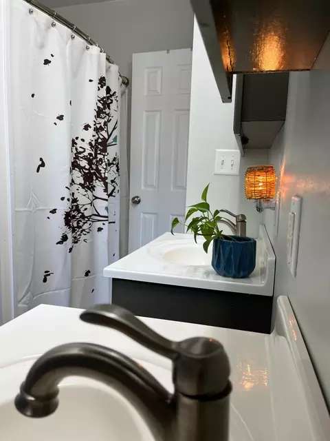 Bath - 914 13th St, Windom, MN 56101 photo 3 of 3