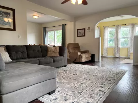 Living - 914 13th St, Windom, MN 56101 photo 2 of 3