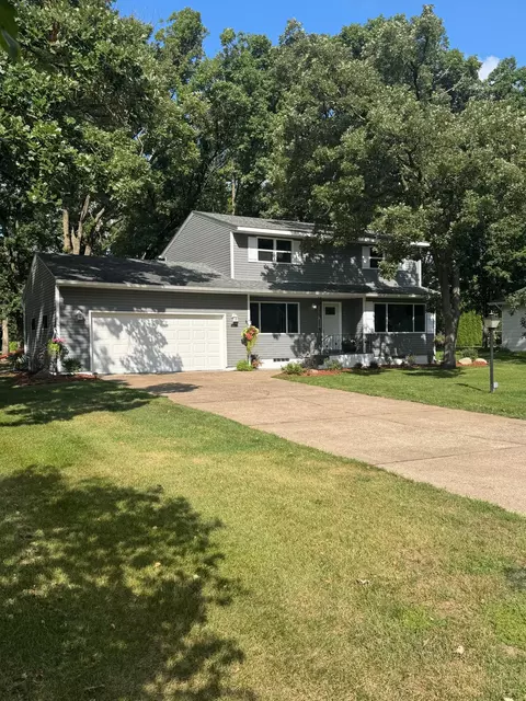 16885 Grove St, Little Falls, MN 56345