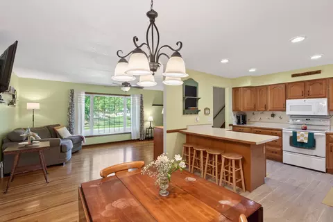1094 Lowell Dr, Apple Valley, MN 55124