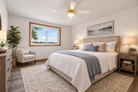 Bedroom - 2400 Interlachen Rd #119, Spring Park, MN 55384 photo 1 of 4