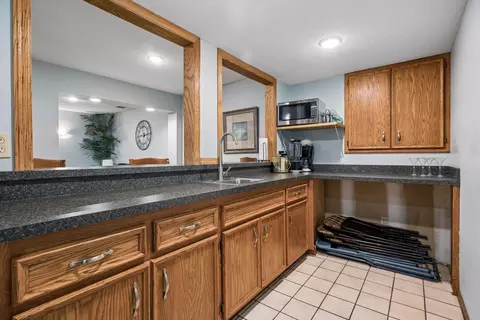 Kitchen - 2400 Interlachen Rd #119, Spring Park, MN 55384 photo 8 of 8