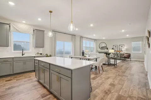 Kitchen - 2095 Kestrel Dr, Shakopee, MN 55379 photo 6 of 7
