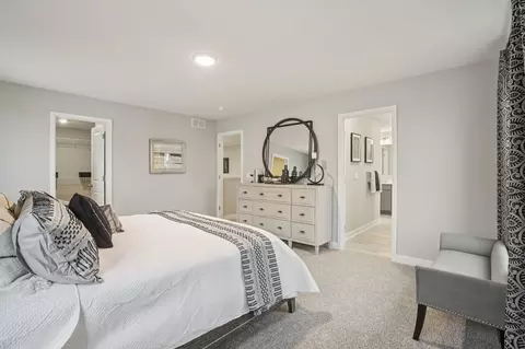 Bedroom - 2095 Kestrel Dr, Shakopee, MN 55379 photo 3 of 8