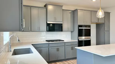 Kitchen - 2095 Kestrel Dr, Shakopee, MN 55379 photo 4 of 7