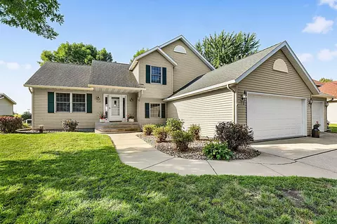 1418 8th Ave SW, Hutchinson, MN 55350