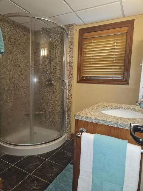 Bath - 904 Willmar Ave SE, Willmar, MN 56201 photo 1 of 4