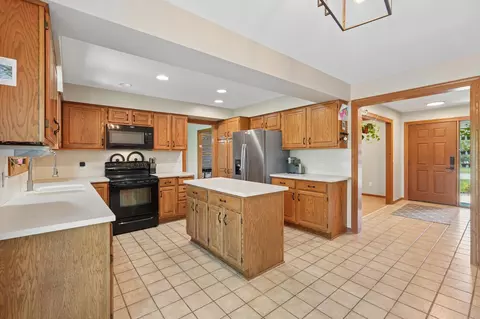 Kitchen - 6702 120th Ave N, Champlin, MN 55316 photo 4 of 4