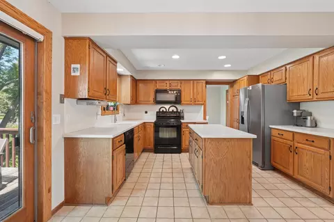Kitchen - 6702 120th Ave N, Champlin, MN 55316 photo 3 of 4