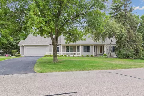 1724 Donegal Dr, Woodbury, MN 55125