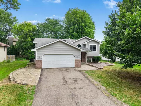 4840 Evergreen Ln N, Plymouth, MN 55442