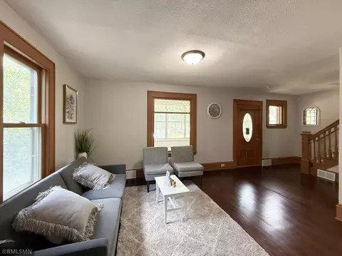 324 Topping St, Saint Paul, MN 55117
