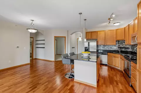 12501 Nicollet Ave #425, Burnsville, MN 55337