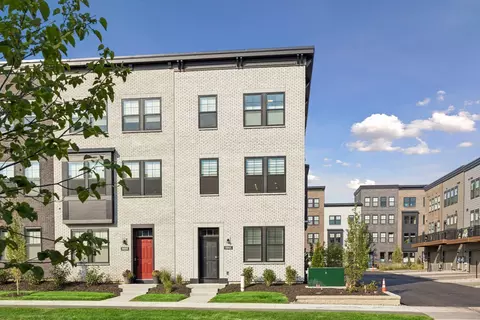 909 Mount Curve Blvd #A, Saint Paul, MN 55116