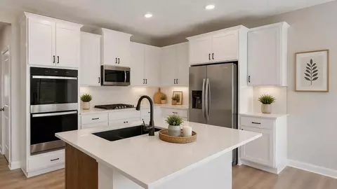2140 Bluff Heights Dr, Shakopee, MN 55379