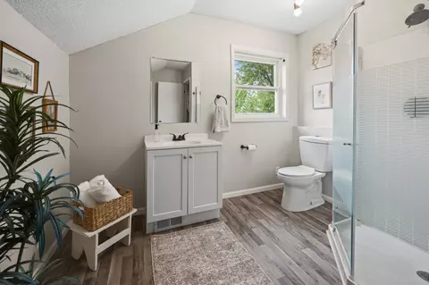 Bath - 3655 95th Ave SE, Saint Cloud, MN 56304 photo 5 of 5
