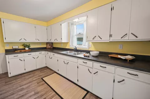 Kitchen - 3655 95th Ave SE, Saint Cloud, MN 56304 photo 2 of 3