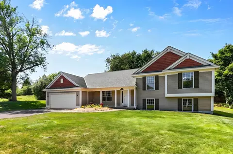 500 Driftwood Rd, New Brighton, MN 55112
