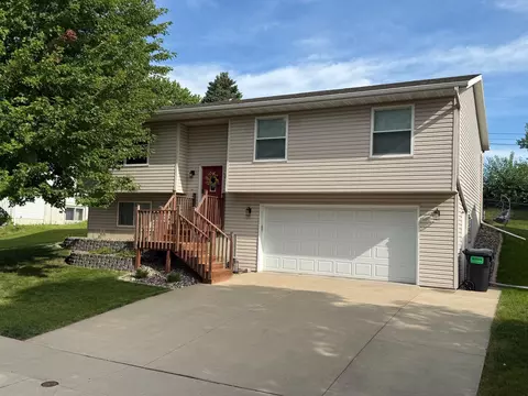 3065 Rose Heights Dr SE, Rochester, MN 55904