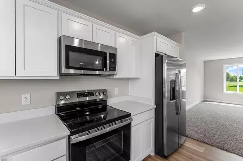 Kitchen - 2145 Violet Ln, Faribault, MN 55021 photo 4 of 5