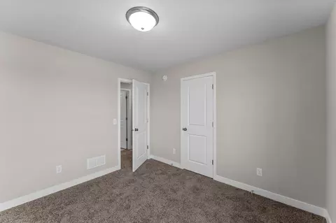 Bedroom - 2145 Violet Ln, Faribault, MN 55021 photo 4 of 18