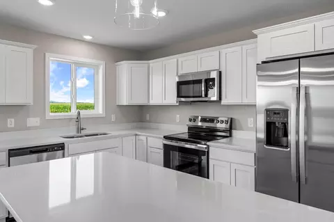 Kitchen - 2145 Violet Ln, Faribault, MN 55021 photo 5 of 5