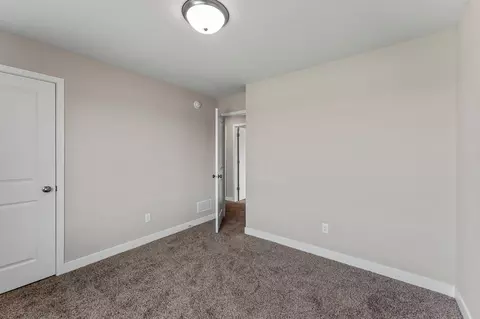 Bedroom - 2145 Violet Ln, Faribault, MN 55021 photo 7 of 18
