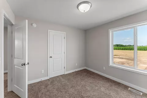 Bedroom - 2145 Violet Ln, Faribault, MN 55021 photo 3 of 18