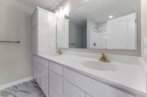 Bath - 2145 Violet Ln, Faribault, MN 55021 photo 4 of 6