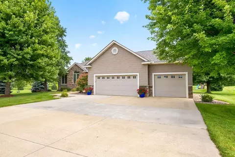 Exterior - 1442 30th St NW, Austin, MN 55912 photo 3 of 16