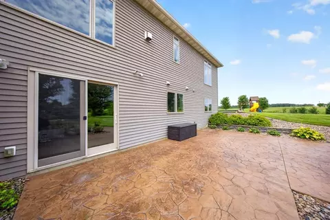 Exterior - 1442 30th St NW, Austin, MN 55912 photo 8 of 16