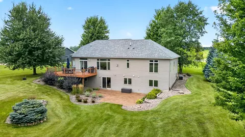 Exterior - 1442 30th St NW, Austin, MN 55912 photo 14 of 16