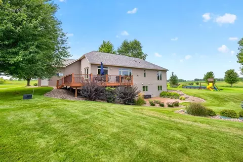 Exterior - 1442 30th St NW, Austin, MN 55912 photo 5 of 16