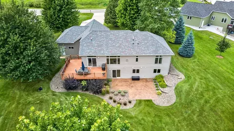 Exterior - 1442 30th St NW, Austin, MN 55912 photo 15 of 16