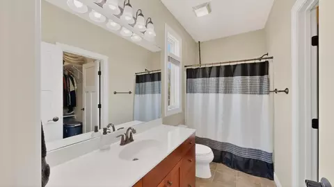Bath - 1442 30th St NW, Austin, MN 55912 photo 2 of 3