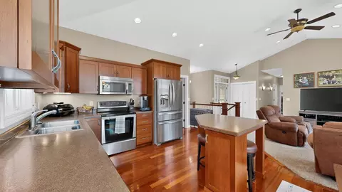 Kitchen - 1442 30th St NW, Austin, MN 55912 photo 2 of 3