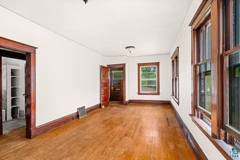 Living - 421 N 11th Ave W, Duluth, MN 55806 photo 2 of 3