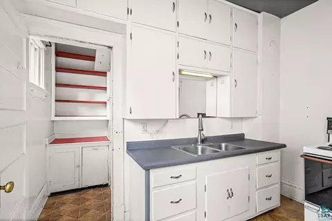 Kitchen - 421 N 11th Ave W, Duluth, MN 55806 photo 2 of 2