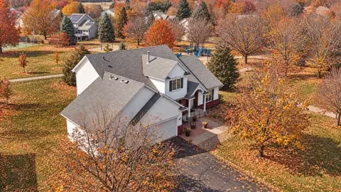 3685 Commonwealth Rd, Woodbury, MN 55125