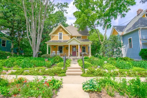 510 Olive St W, Stillwater, MN 55082