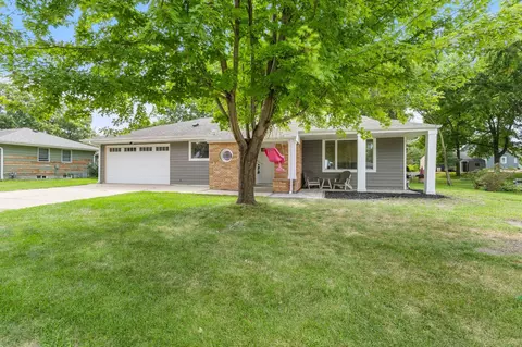 208 4th St SW, New Prague, MN 56071