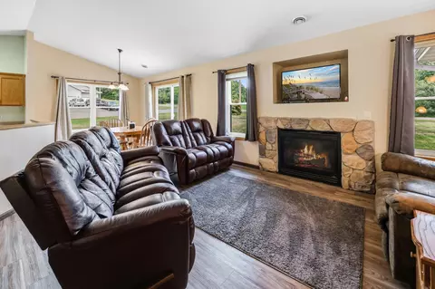 Living - 141 Boulder Pl, Randall, MN 56475 photo 2 of 3