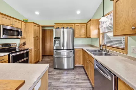 Kitchen - 141 Boulder Pl, Randall, MN 56475 photo 3 of 5