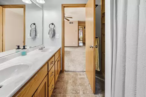 Bath - 141 Boulder Pl, Randall, MN 56475 photo 4 of 4
